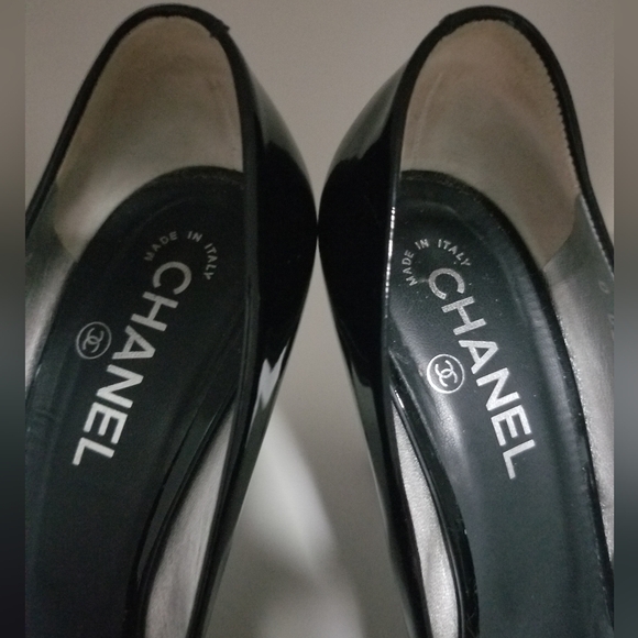 CHANEL Black Patent Leather Peep Toe Heels Size 39.5 - Picture 5 of 9